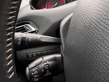 Peugeot 308 II SW 1.2 PureTech 130KM 2016 Peugeot 308 1.2 PureTech 130KM GPF Stop &amp; Start Allure Business-Paket 2016r, zdjęcie 15