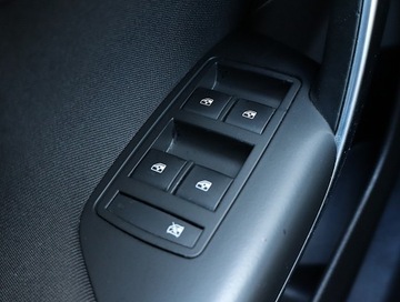 Opel Insignia I Sports Tourer Facelifting 2.0 CDTI ECOFLEX 140KM 2015 Opel Insignia 2.0 CDTI, Navi, Xenon, Bi-Xenon, zdjęcie 19