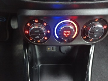 Opel Adam Hatchback 1.4 87KM 2015 Opel Adam klimatronik, parktronik, grzana kier., zdjęcie 7