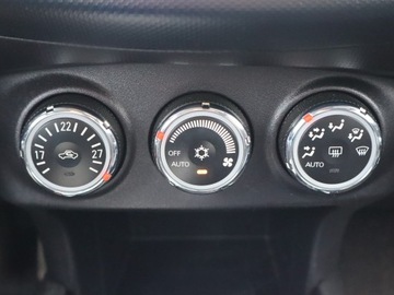 Mitsubishi Outlander II 2.2 MIVEC DID 177KM 2010 Mitsubishi Outlander 2.2 DI-D, 174 KM, Klima, zdjęcie 11