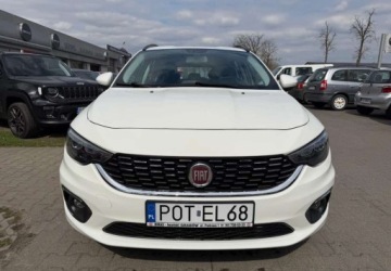 Fiat Tipo II Station Wagon 1.6 MultiJet 120KM 2017 Fiat Tipo Fiat Tipo 1.6 MultiJet DCT Lounge 1.6 Diesel 120KM, zdjęcie 1