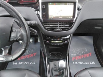 Peugeot 2008 I SUV Facelifting 1.2 PureTech 130KM 2017 Peugeot 2008 GT-Line Navi Kamera Klimatronik Grip Control Sensor PDC Alu, zdjęcie 18
