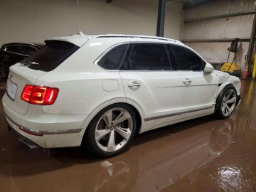 Bentley Bentayga 2018 Bentley Bentayga 2018 6.0 Benzyna 600KM, zdjęcie 3