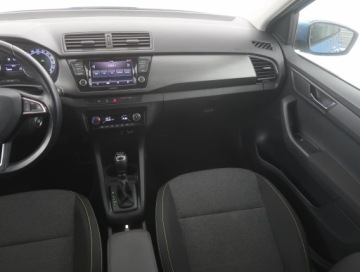 Skoda Fabia III Hatchback Facelifting 1.0 TSI 110KM 2019 Skoda Fabia 1.0 TSI, DSG, Klima, Klimatronic, zdjęcie 7