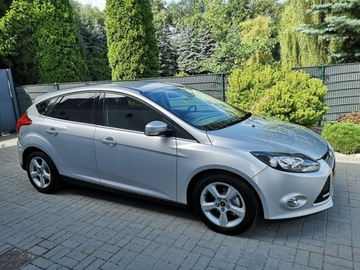Ford Focus III Hatchback 5d 1.6 Duratorq TDCi DPF 115KM 2013 Ford Focus 1.6 TDCI 115KM Klimatronik Navi ALU, zdjęcie 3