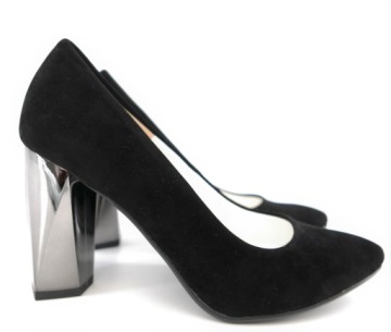 AGA BUT POLSKIE CZÓŁENKA CZARNE ZAMSZOWE R39