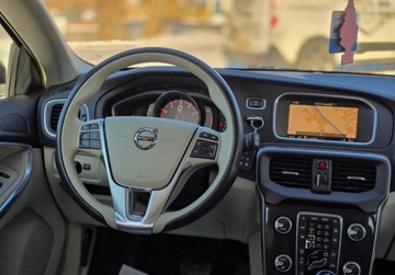 Volvo V40 II Hatchback Facelifting 1.5 T3 152KM 2017 Volvo V40 T3 AUTOMAT 1-Wl Salon Polska 2xOpony 1.5 Benzyna 152KM, zdjęcie 25