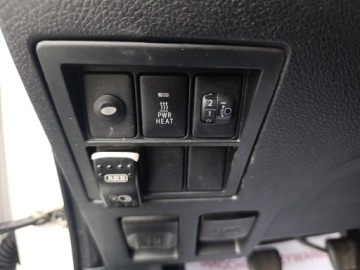 Toyota Hilux VIII Pojedyncza kabina 2.4 D-4D 150KM 2017 Toyota Hilux 2.4 D-4D Double Cab DLX 4x4 Toyota Hi, zdjęcie 37