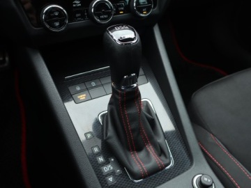 Skoda Octavia III RS Facelifting 2.0 TDI 184KM 2018 Skoda Octavia RS 2.0 TDI 4x4 DSG, Salon Polska, zdjęcie 14