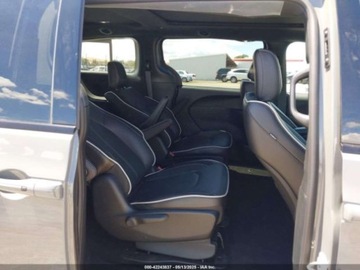 Chrysler Pacifica II 2025 Chrysler Pacifica Hybrid Premiuim S Appearance Package 2025 3.6l 3.6 260KM, zdjęcie 12