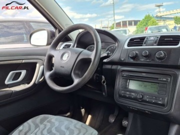 Skoda Fabia II Hatchback 1.2 i HTP 60KM 2008 Skoda Fabia ZAREJESTROWANY Sprawny technicznie Aktualne OC i BT Drugi komp, zdjęcie 9