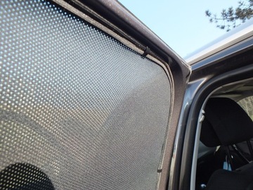 Солнцезащитные козырьки на Шкоду Рапид лифтбэк.