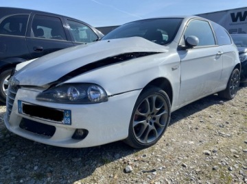 Alfa Romeo 147 Hatchback 1.9 MultiJet 8v 120KM 2008 Alfa Romeo 147 JTD, zdjęcie 4