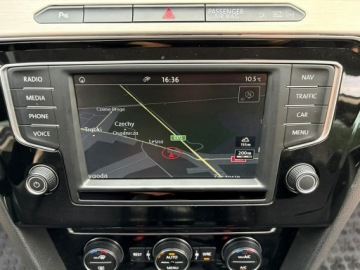 Volkswagen Passat B8 Variant 1.4 TSI BlueMotion Technology ACT 150KM 2017 Volkswagen Passat Variant Highline Full LED, zdjęcie 21