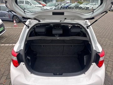 Toyota Yaris III Hatchback 5d Facelifting 2017 1.5 Hybrid 100KM 2020 Toyota Yaris Hybrid 100 Active III (2011-2019) Toy, zdjęcie 25