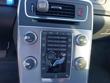 Volvo V60 II  2018 VOLVO V60 Facelifting 2.0 T3 DRIVE-E 152KM, Manual, 2x Klucz, zdjęcie 20