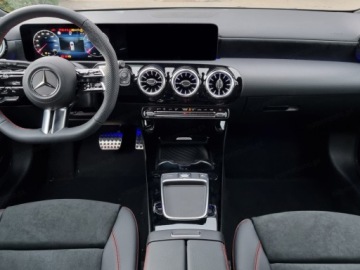 Mercedes Klasa A W177/V177 Hatchback Facelifting 1.3 200 163KM 2024 MERCEDES-BENZ A Klasa 200 AMG Line 1.3 (163KM) 2024, zdjęcie 7