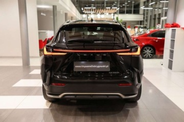 Lexus NX II SUV 350h 242KM 2022 Lexus NX 350h F Sport AWD 2.5 Hybryda 243KM, zdjęcie 4