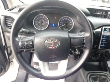 Toyota Hilux VIII Pojedyncza kabina 2.4 D-4D 150KM 2017 Toyota Hilux 2.4 D-4D Double Cab DLX 4x4 Toyota Hi, zdjęcie 30