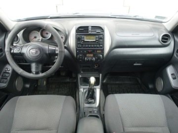 Toyota RAV4 II 2.0 16V D-4D 116KM 2005 Toyota RAV-4 2.0D4D116KM/4X4/Długie Opłaty, zdjęcie 16