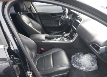 Jaguar XE Sedan Facelifting 2.0 i4P 250KM 2020 Jaguar XE JAGUAR XE S RWD AUTOMATIC 2.0 Benzyna 250KM, zdjęcie 8