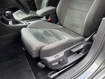 Volkswagen Golf VII Hatchback 3d Facelifting 1.5 TSI ACT 150KM 2019 Volkswagen Golf TSI 150KM Highline DSG MID LED Keyless Nawigacja ACC, zdjęcie 10