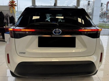 Toyota 2025 Od ręki - Executive 1.5 Hybrid AWD 130KM | Podgrzewane fotele!, zdjęcie 4