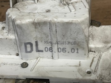 FORD MONDEO MK3 00-03 ZÁMEK DVEŘE PŘEDNÍ LEVÝ 8PIN XS41-A21813-DE