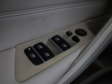 BMW Seria 5 G30-G31 Touring 520d 190KM 2019 BMW 520 Automat Luxury Line Nawigacja Tempomat, zdjęcie 36