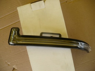 Kierunkowskaz lusterku Citroen Peugeot OE 1618048680 3008 5008
