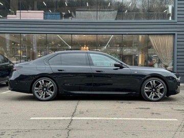 BMW Seria 7 G70 Sedan 3.0 40d 299KM 2025 BMW Seria 7 740d xDrive Sport Sedan 3.0 (299KM) 2025, zdjęcie 3
