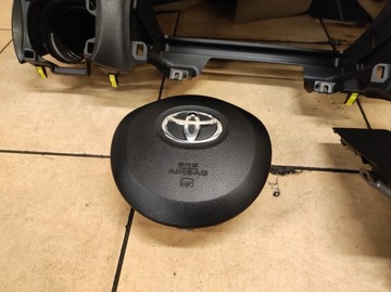 Доска-консоль, подушки, ремни, Yaris III 3 EU