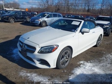 Mercedes Klasa C W205 2019 Mercedes-Benz Klasa C 2019 MERCEDES-BENZ C 300 4MATIC 2.0 Benzyna 255KM, zdjęcie 2