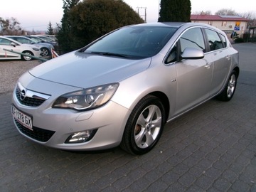 Opel Astra J Hatchback 5d 1.7 CDTI ECOTEC 110KM 2010 Opel Astra J 1.7 D Sprowadzona Dobre Wyposazenie
