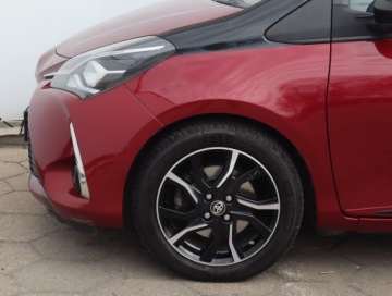 Toyota Yaris III Hatchback 5d Facelifting 2017 1.5 Dual VVT-iE 111KM 2018 Toyota Yaris 1.5 Dual VVT-i, Salon Polska, zdjęcie 12