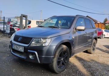 Suzuki Grand Vitara II SUV 1.9 DDiS 129KM 2007 Suzuki Grand Vitara 112007r, 1.9 DIESEL. 4x4. Przetarty prawy bok. Jezdzi., zdjęcie 1