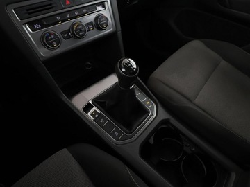 Volkswagen Golf Sportsvan Sportsvan 1.2 TSI BlueMotion Technology 110KM 2015 Volkswagen Golf Sportsvan 1.2 Benzyna Sportsvan, zdjęcie 25