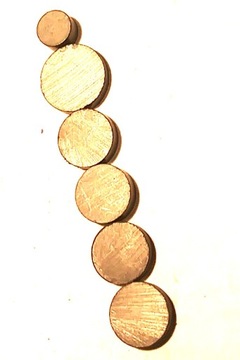 Круглый плоский ферритовый магнит диаметром 2 мм x Д 20 мм.