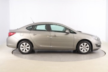 Opel Astra J Sedan 1.4 Turbo ECOTEC 140KM 2016 Opel Astra 1.4 T LPG, Salon Polska, Serwis ASO, zdjęcie 5