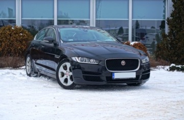 Jaguar XE Sedan 2.0 i4 200KM 2017 Jaguar XE Bezwypadek Salon PL 1rej. 2018 RWD 2.0 Benzyna, zdjęcie 1