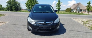 Opel Astra J Hatchback 5d 2.0 CDTI ECOTEC 165KM 2011 Opel Astra 2.0 DIESEL ,AUTOMAT ,bezwypadek ,navi ,duzo nowych czesci,tuv d, zdjęcie 8