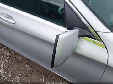 Mercedes Klasa C W205 2015 Mercedes-Benz Klasa C 2015 MERCEDES-BENZ C 300 LUXURY 4MATIC 2.0 Benzyna, zdjęcie 13