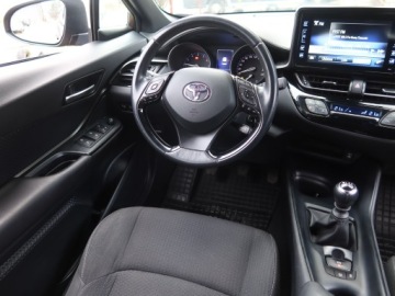Toyota C-HR I Crossover 1.2L Turbo 116KM 2017 Toyota C-HR 1.2 Turbo, Salon Polska, zdjęcie 6