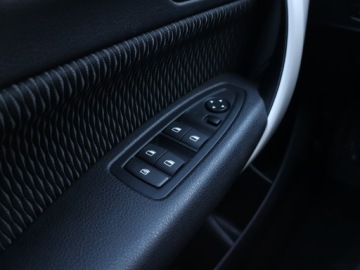 BMW Seria 1 F20-F21 Hatchback 5d Facelifting 2015 118d 150KM 2017 BMW 1 118d, Automat, Navi, Klima, Klimatronic, zdjęcie 15