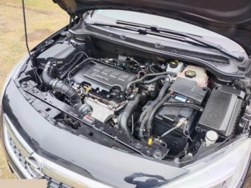 Opel Astra J Hatchback 5d 1.4 Turbo ECOTEC 140KM 2012 Opel Astra 1.4 Turbo 140KM 2012r Bogate wyposażenie, zdjęcie 5