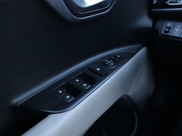 Kia Stonic Crossover 1.0 T-GDI 100KM 2019 Kia Stonic 1.0 T-GDI, Salon Polska, Serwis ASO, zdjęcie 17