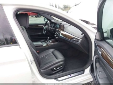 BMW Seria 5 G30-G31 2019 BMW Seria 5 2019 BMW 530E IPERFORMANCE 2.0 Hybryda Plug-in 180KM, zdjęcie 14