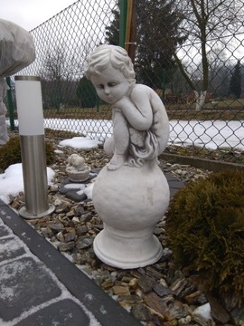 Бетонная фигура АНГЕЛ НА ШАРЕ (А10) ALA-SHOP