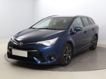 Toyota Avensis III Wagon Facelifting 2015 2.0 D-4D 143KM 2018 Toyota Avensis 2.0 D-4D, Salon Polska, VAT 23%, zdjęcie 1