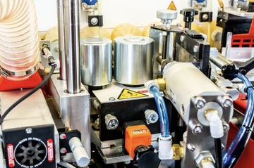 Кромкооблицовочный станок LANGE B80 KF, предварительная полировка